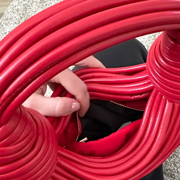 Chic Red Handbag - Picture 3 of 3